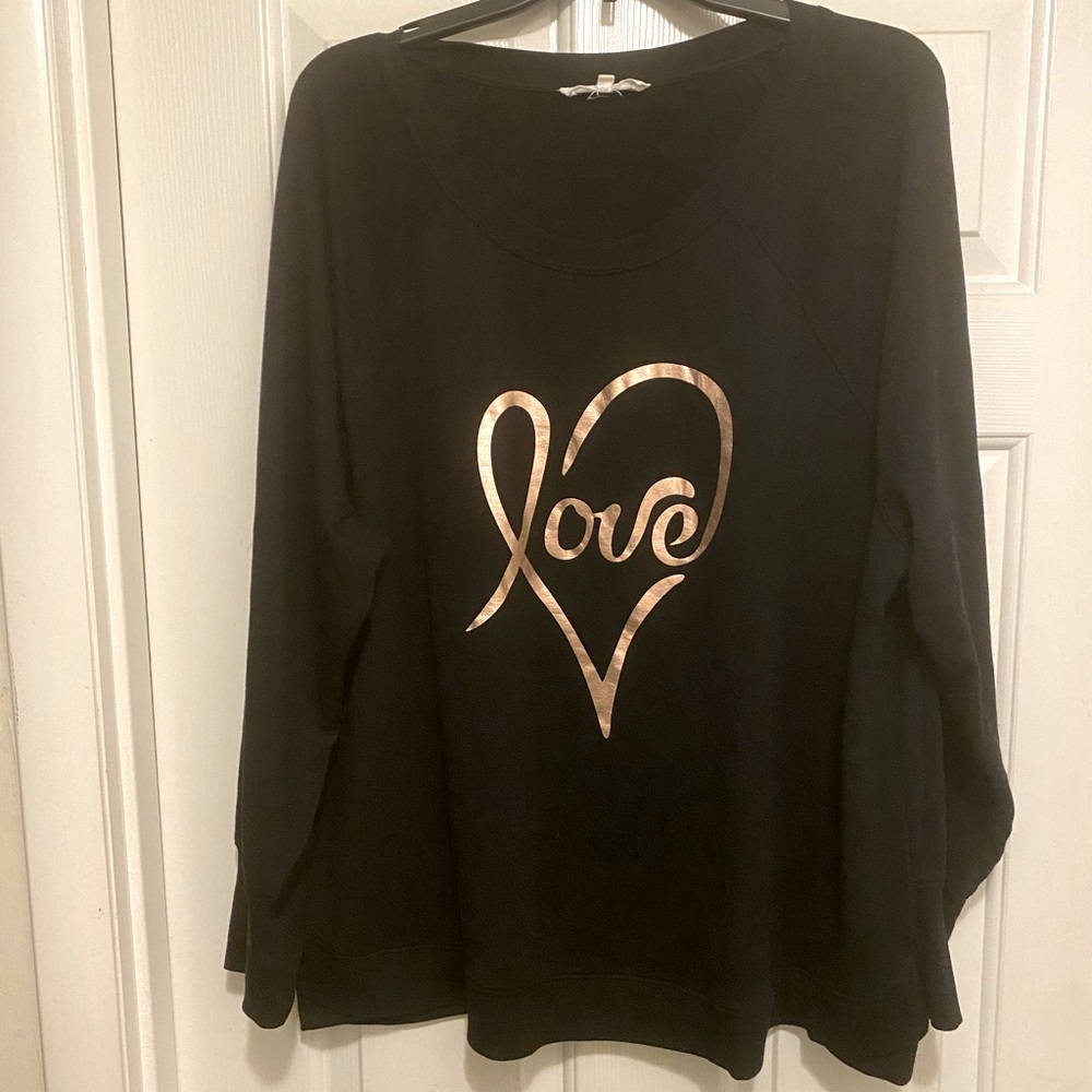 Womens gold heart black shirt.